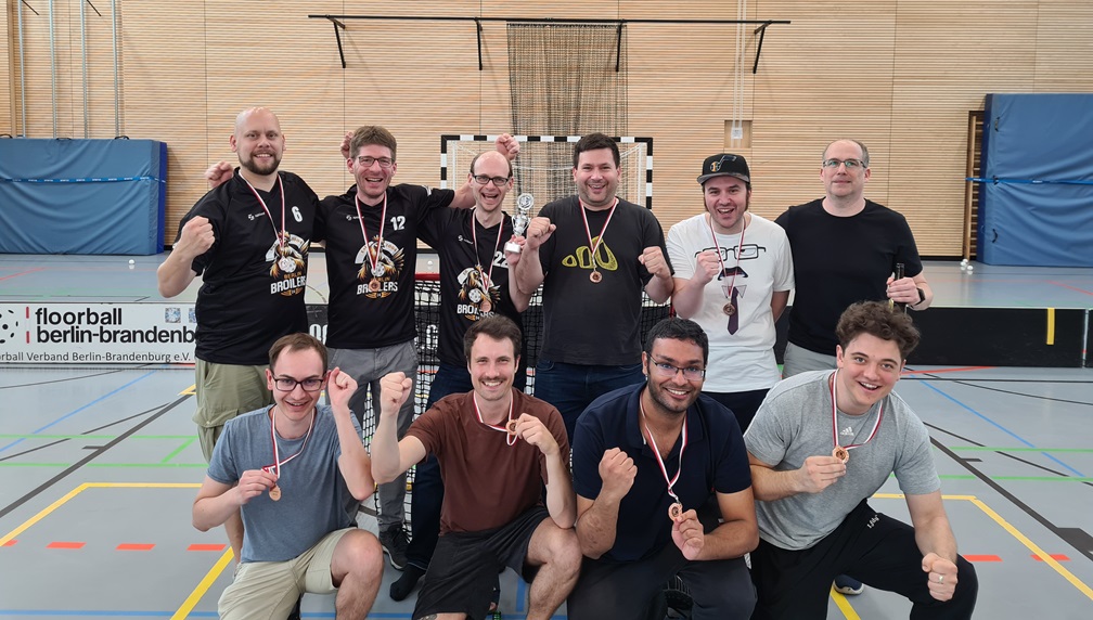 Teamfoto 2024 mit Bronzemedaillen Kleinfeld Herren